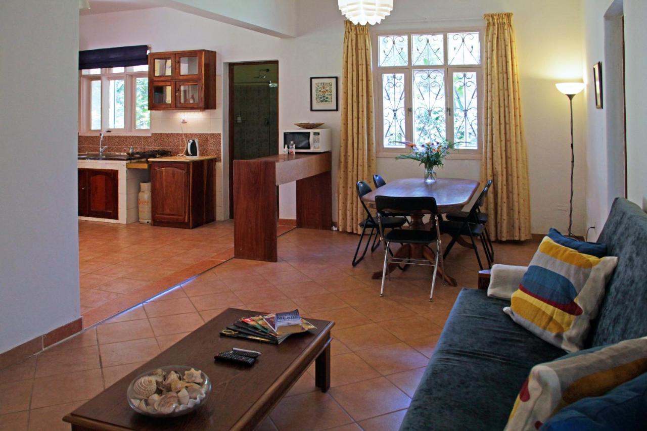 Ancha'S Oasis Hotel Maputo Buitenkant foto