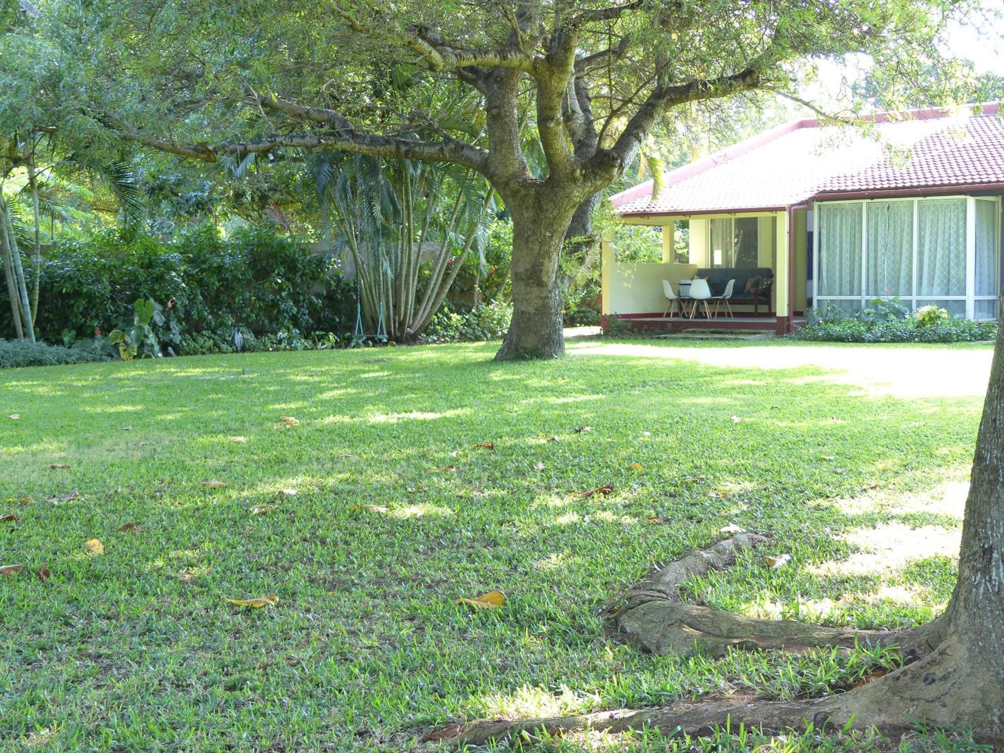 Ancha'S Oasis Hotel Maputo Buitenkant foto