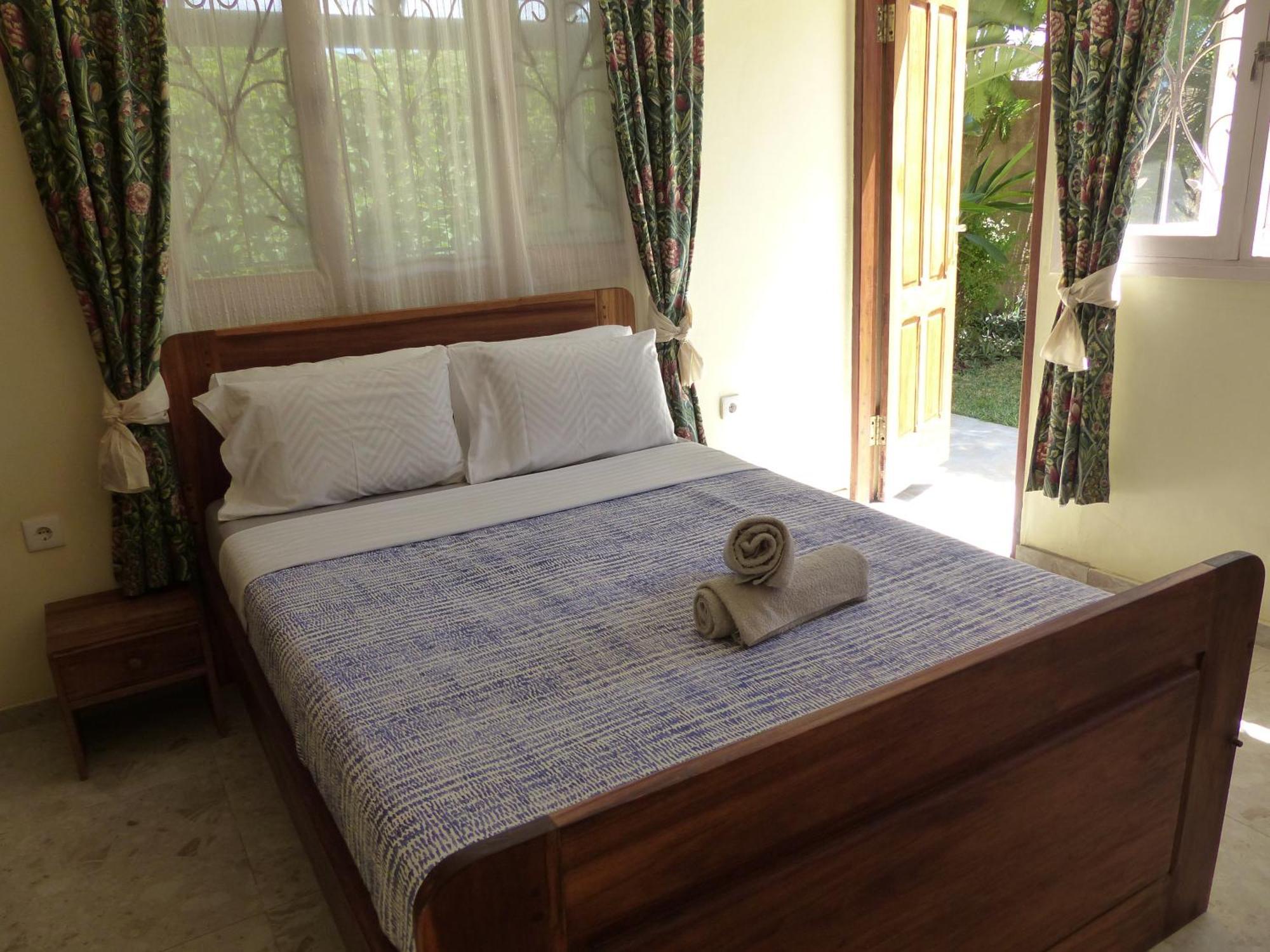Ancha'S Oasis Hotel Maputo Buitenkant foto